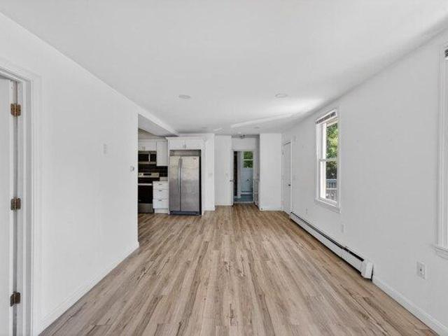 House for sale in Warwick, Kent County