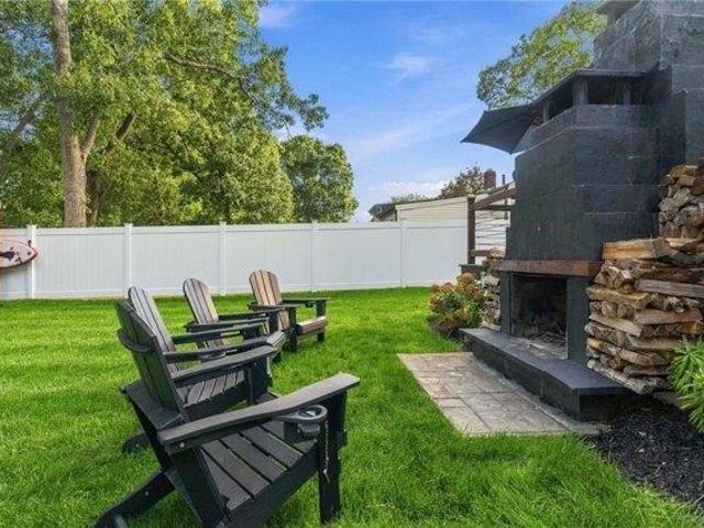 House for sale in Warwick, Kent County