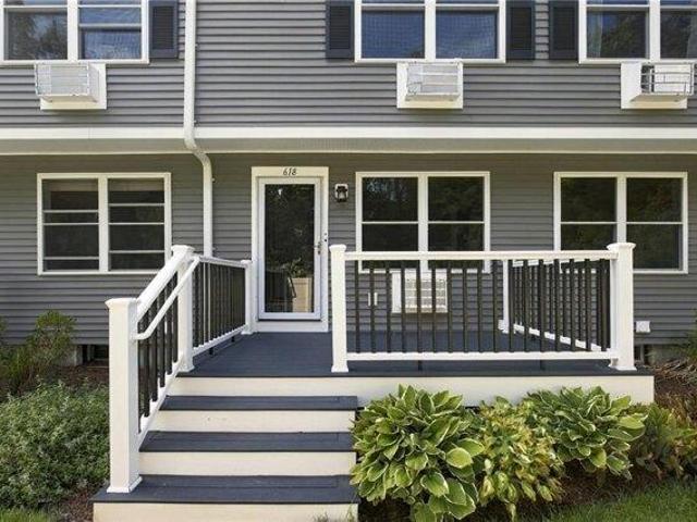 House for sale in Lakewood, Warwick