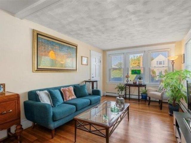 House for sale in Warwick, Kent County