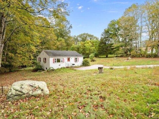 House for sale in Waterford, Connecticut