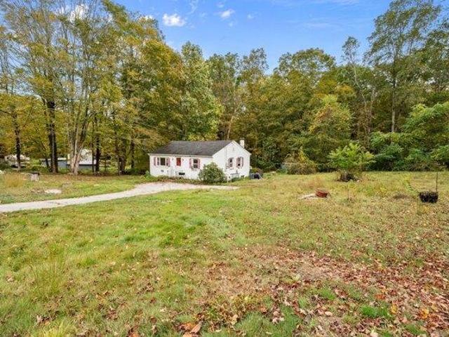 House for sale in Waterford, Connecticut