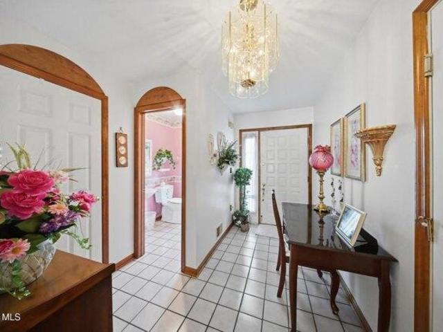 House for sale in Colonie, New York