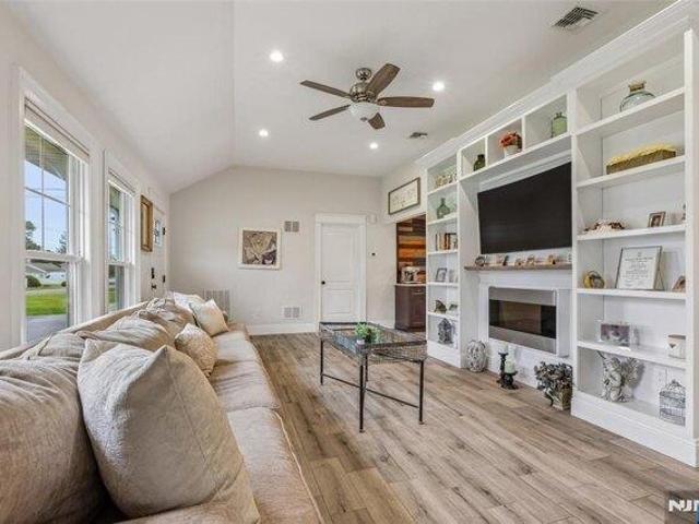 House for sale in Wayne, Passaic County