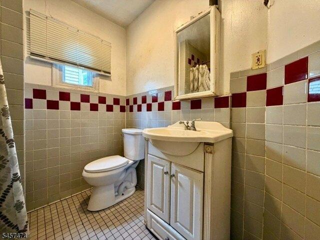 House for sale in Upper Greenwood Lake, West Milford