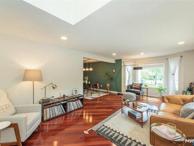 House for sale in West Orange, Essex County