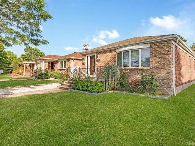 House for sale in Queens, Arverne