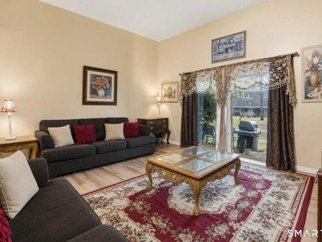 House for sale in Windsor, Capitol Planning Region