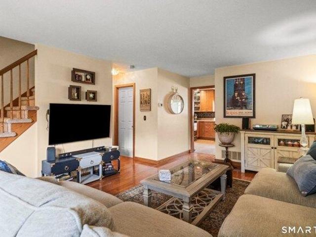 House for sale in Windsor Locks, Connecticut