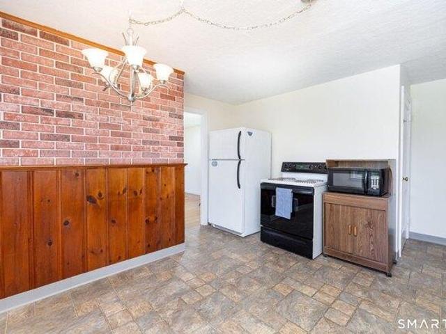 House for sale in Windsor Locks, Connecticut