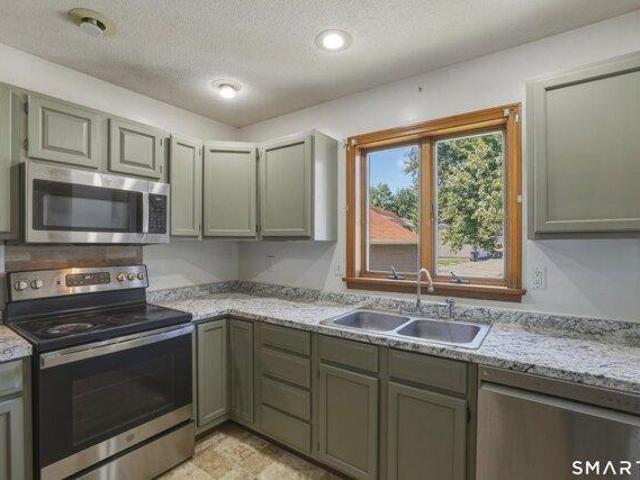 House for sale in Windsor Locks, Connecticut