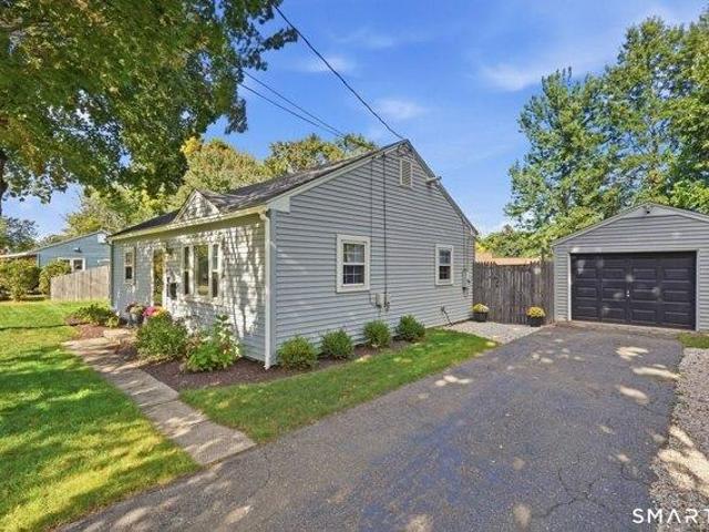 House for sale in Bull Run Corner, Windsor Locks