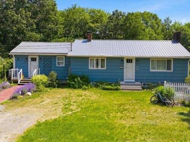 House for sale in North Monmouth, Winthrop