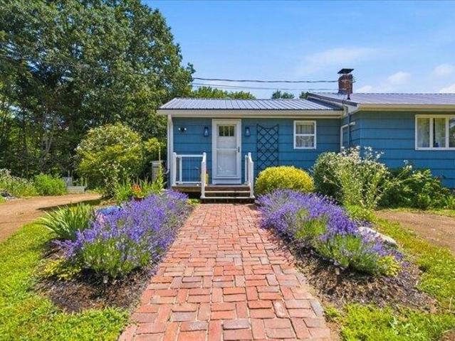 House for sale in North Monmouth, Winthrop