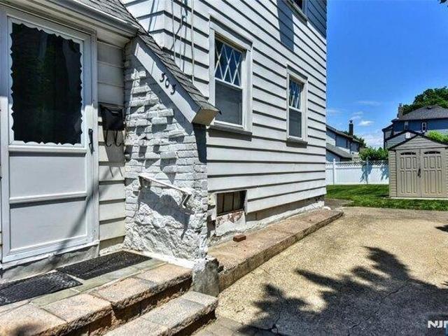 House for sale in Wood Ridge, New Jersey