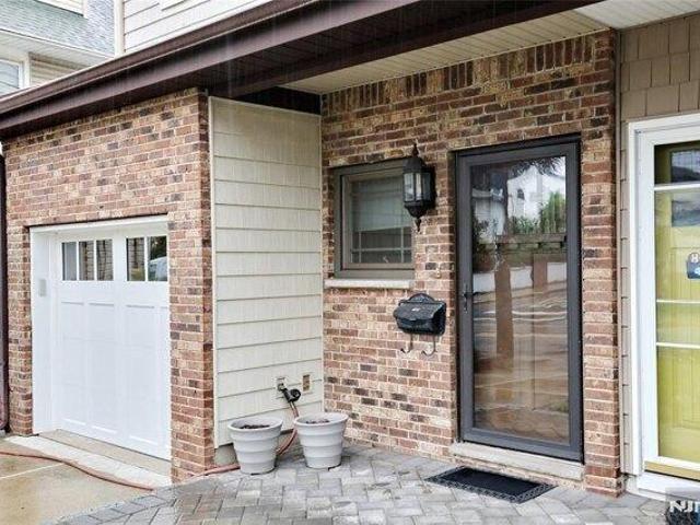 House for sale in Wood Ridge, New Jersey