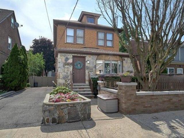 House for sale in Glenwood, New York