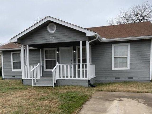 House for sale in Taylor, Texas