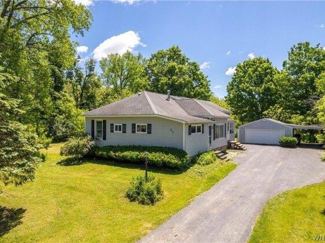 House for sale in Cowlesville, New York