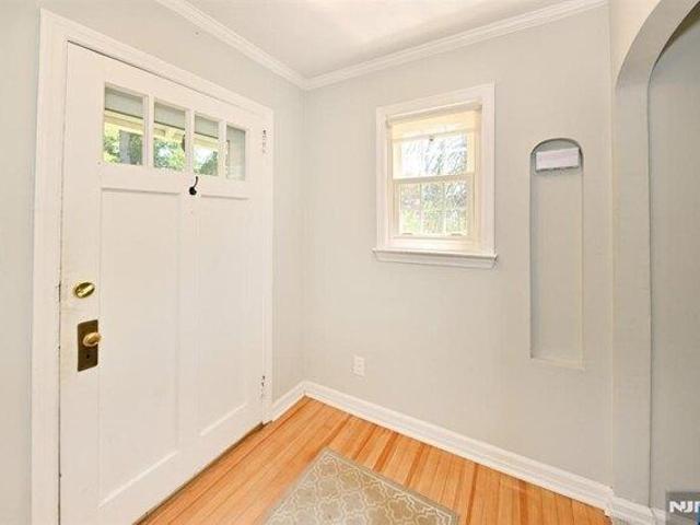 House for sale in Allendale, New Jersey