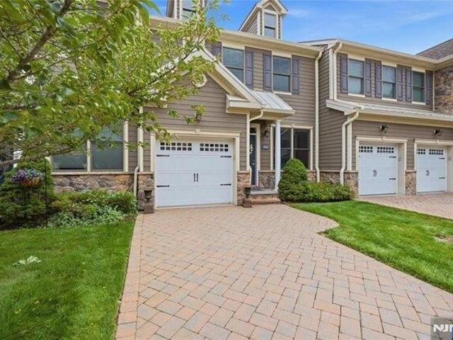 House for sale in Allendale, New Jersey