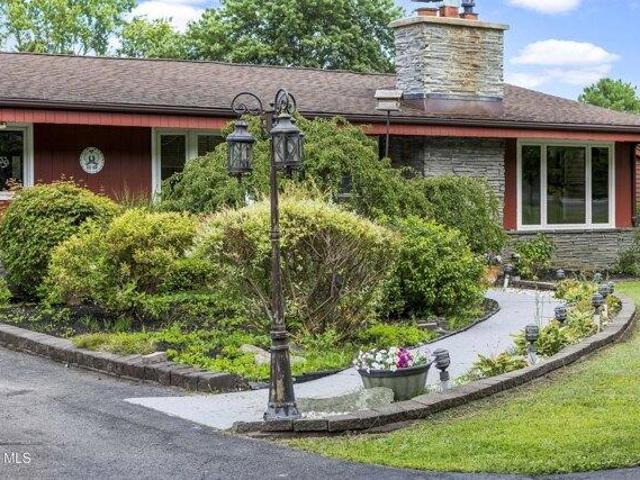 House for sale in Guilderland, New York