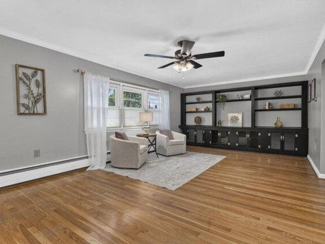 House for sale in Amesbury, Essex County