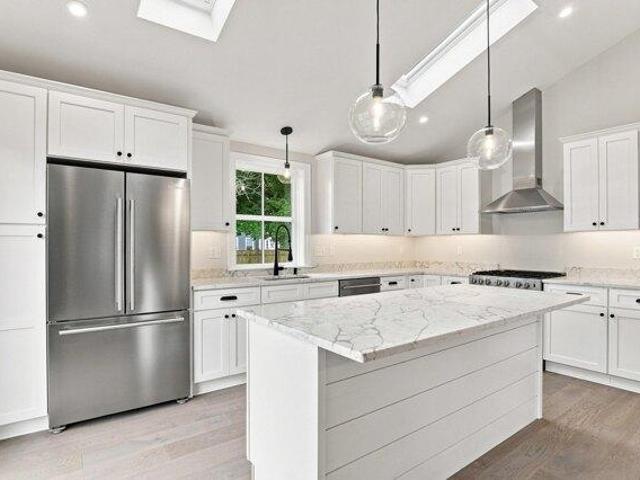 House for sale in Amesbury, Essex County