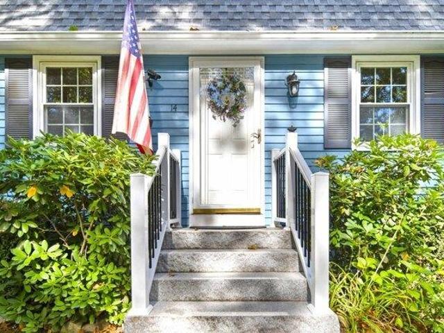 House for sale in Cricket Corner, Amherst
