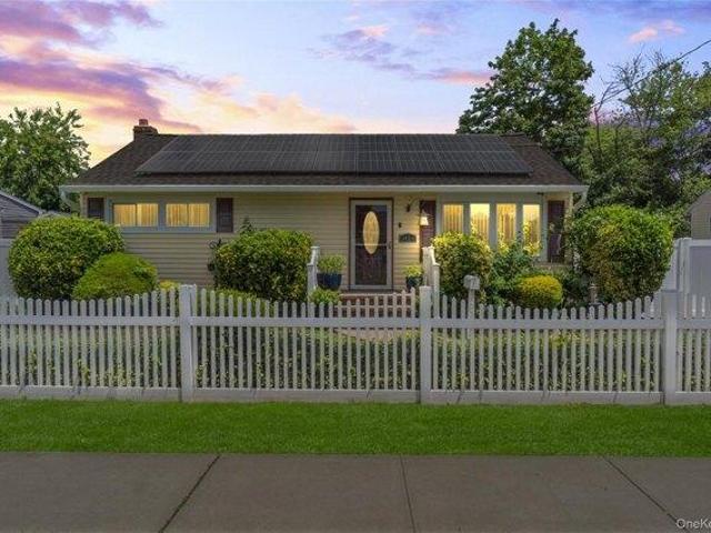 House for sale in Babylon, New York