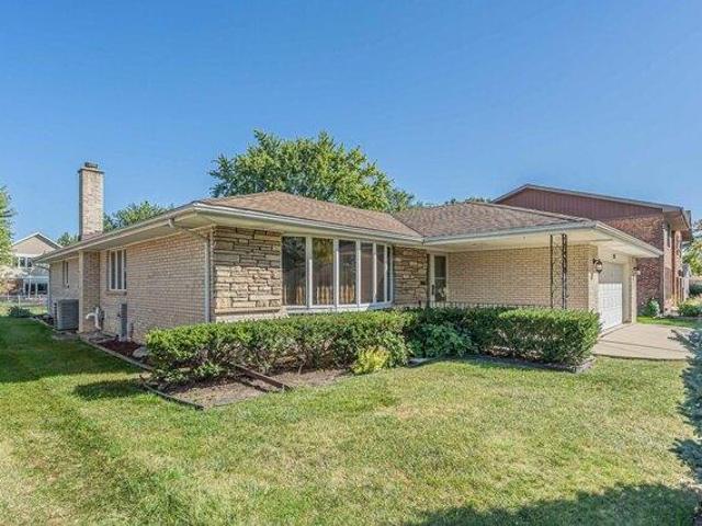 House for sale in Arlington Heights, Illinois