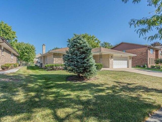 House for sale in Arlington Heights, Illinois