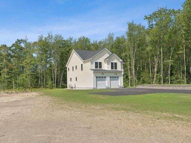 House for sale in Maine