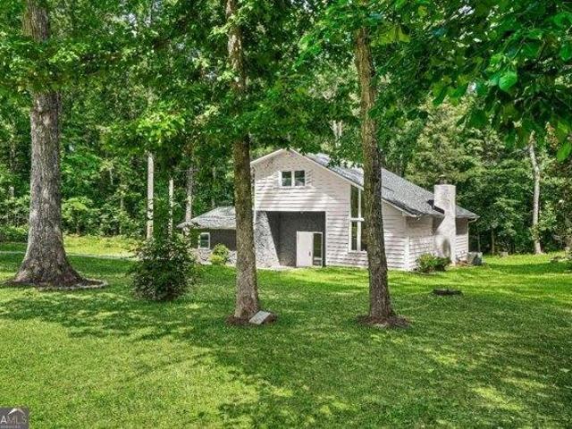 House for sale in Red Oak, Georgia