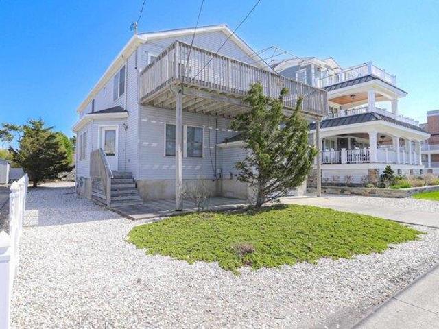House for sale in Avalon