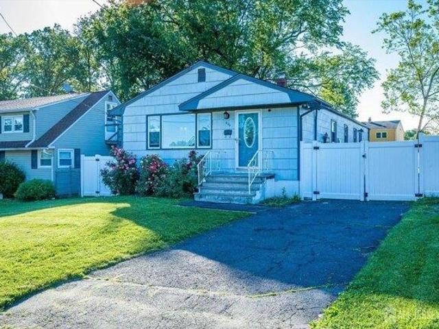 House for sale in Avenel, New Jersey