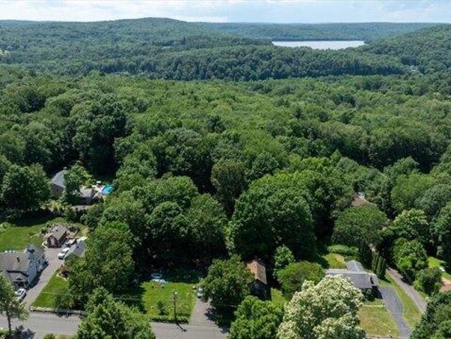 House for sale in Avon, Connecticut