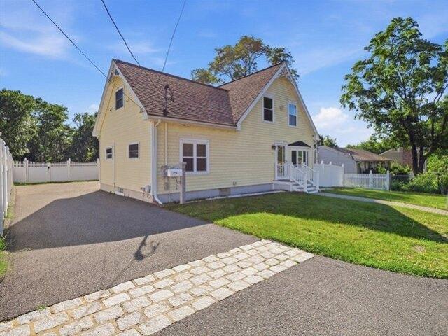 House for sale in Ayer, Massachusetts