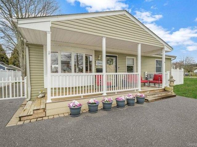 House for sale in Babylon, New York
