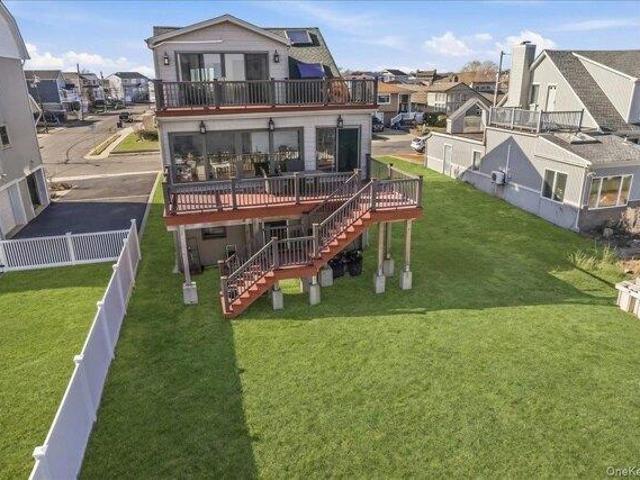 House for sale in Babylon, New York
