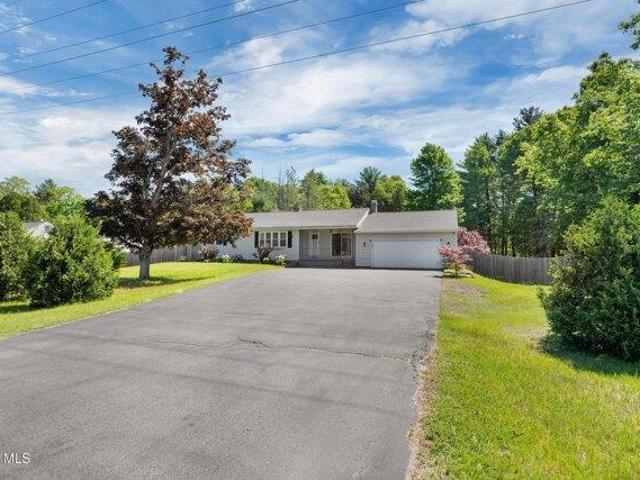 House for sale in Saratoga, New York