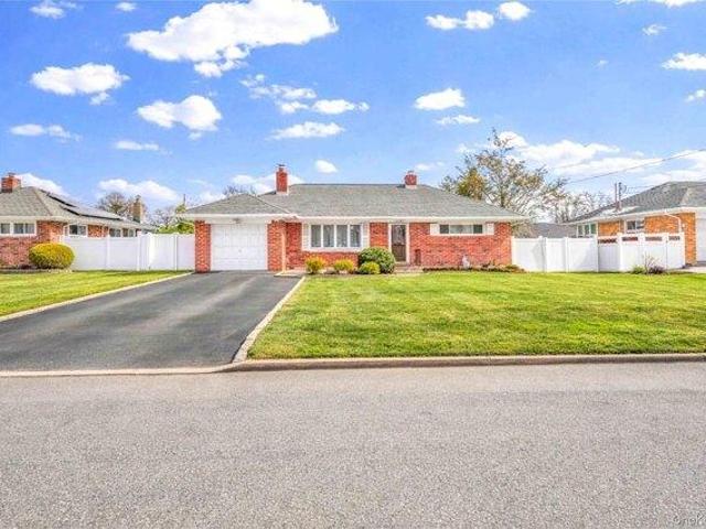 House for sale in Bohemia, New York