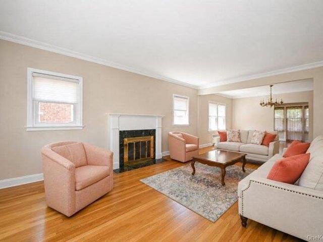 House for sale in Queens, Arverne