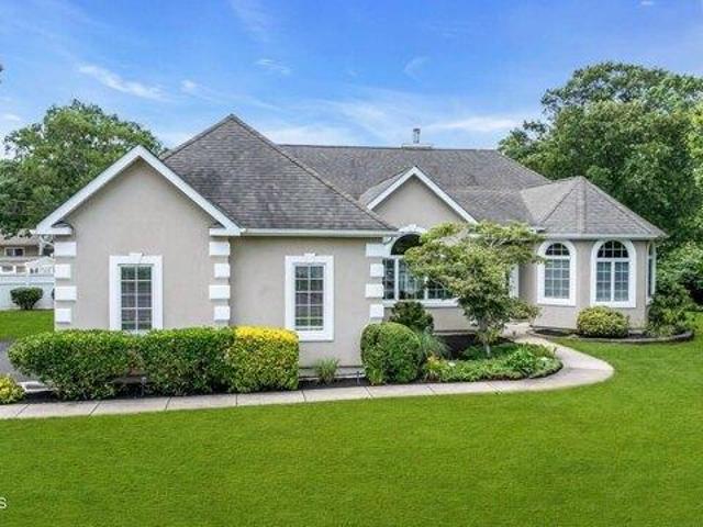 House for sale in Bayville, New Jersey