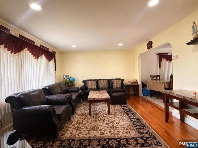 House for sale in Bergenfield, New Jersey