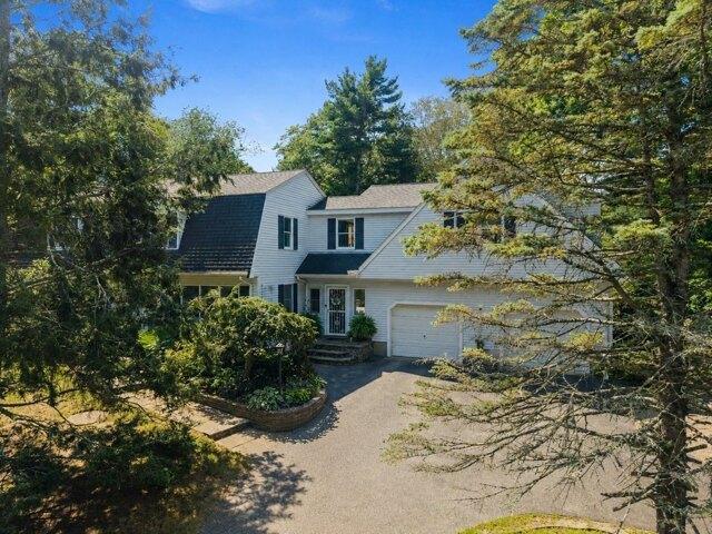 House for sale in Berkley, Bristol County