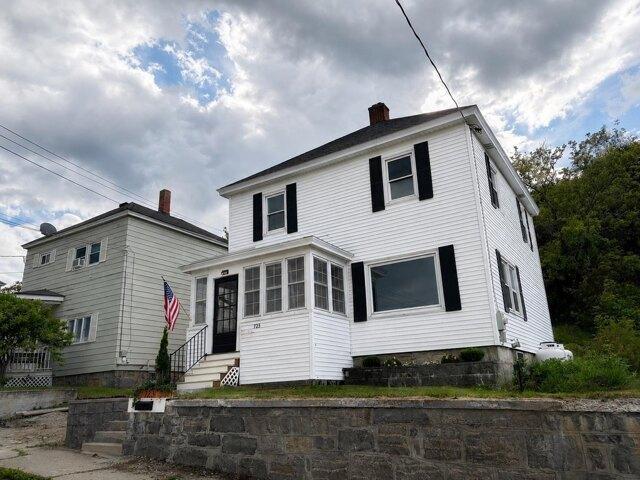 House for sale in New Hampshire