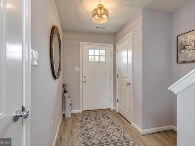 House for sale in Reed Crossing, Berlin