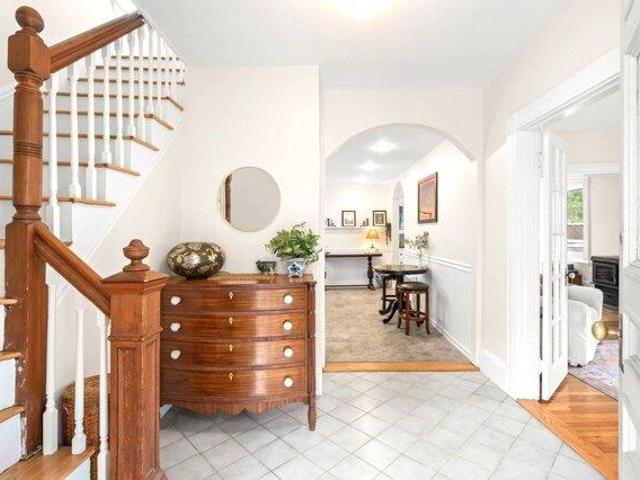 House for sale in Beverly, Essex County