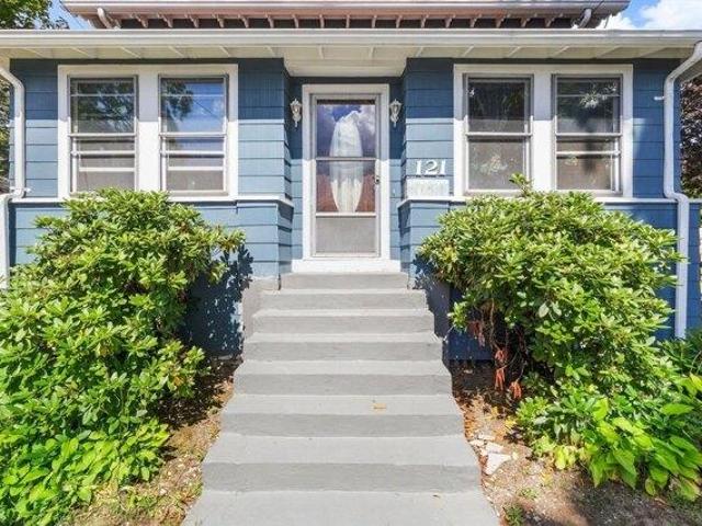 House for sale in Rial Side, Beverly